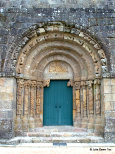 Sculpted stone columns, doorway, Mosteiro de Bravães 